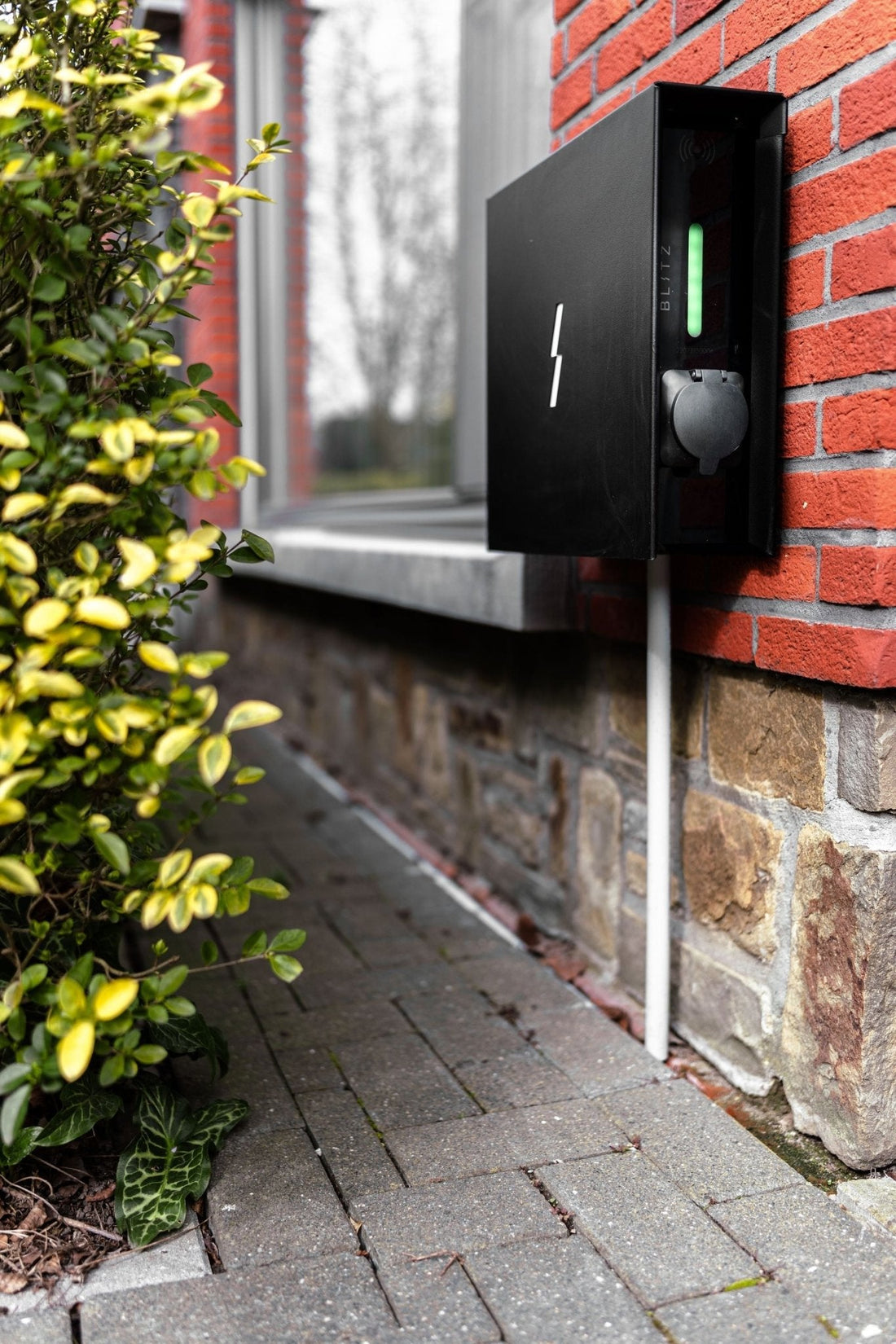 Sustainable mobility in Sint-Niklaas: Blitz charging station at our customers' premises - Blulinc