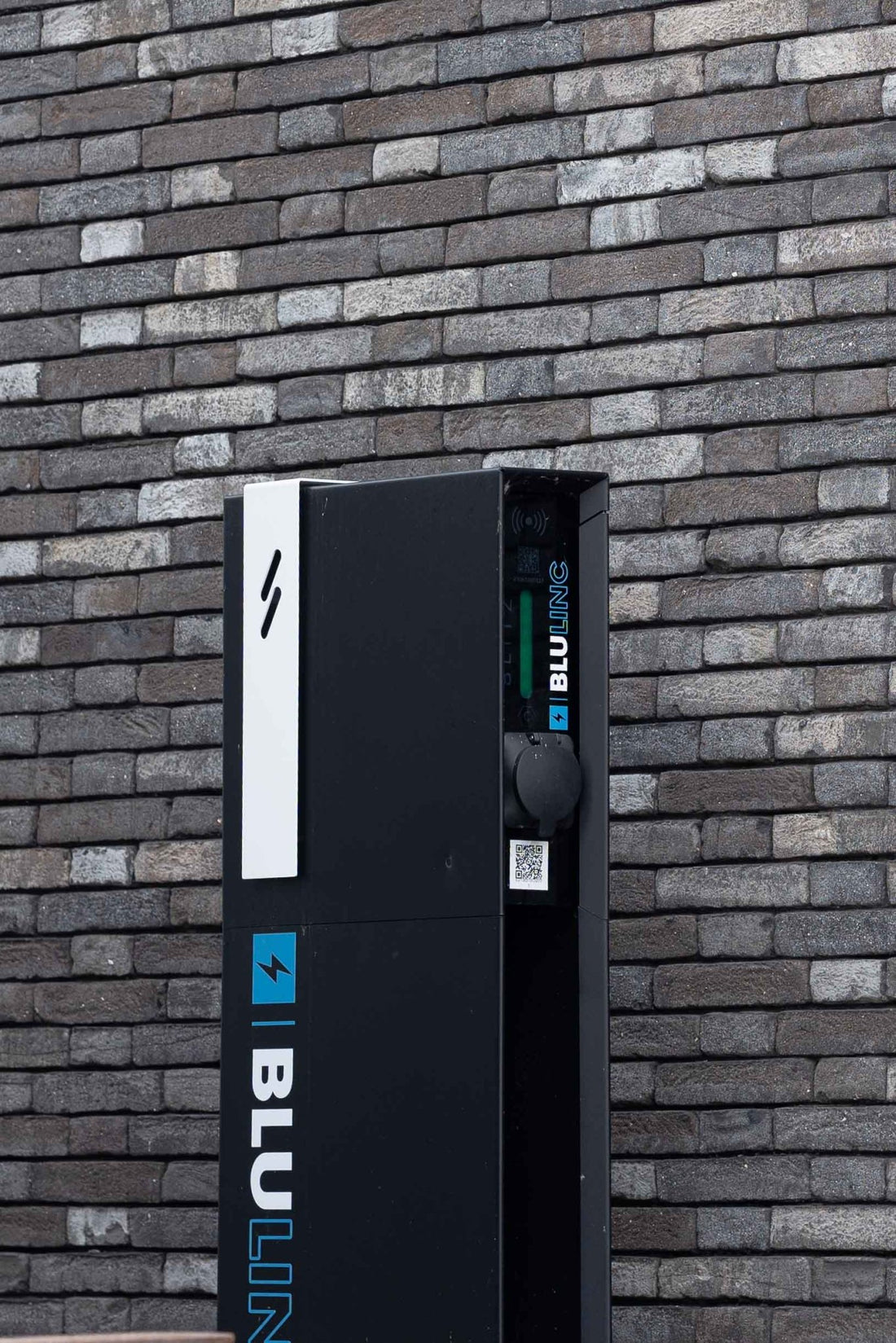 Goedemont Kristof: Your Partner in Renovation and New Construction with Blitzz Tower Charging Station - Blulinc